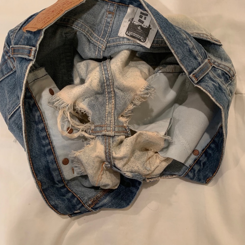 Levi’s - Picture 7 of 8